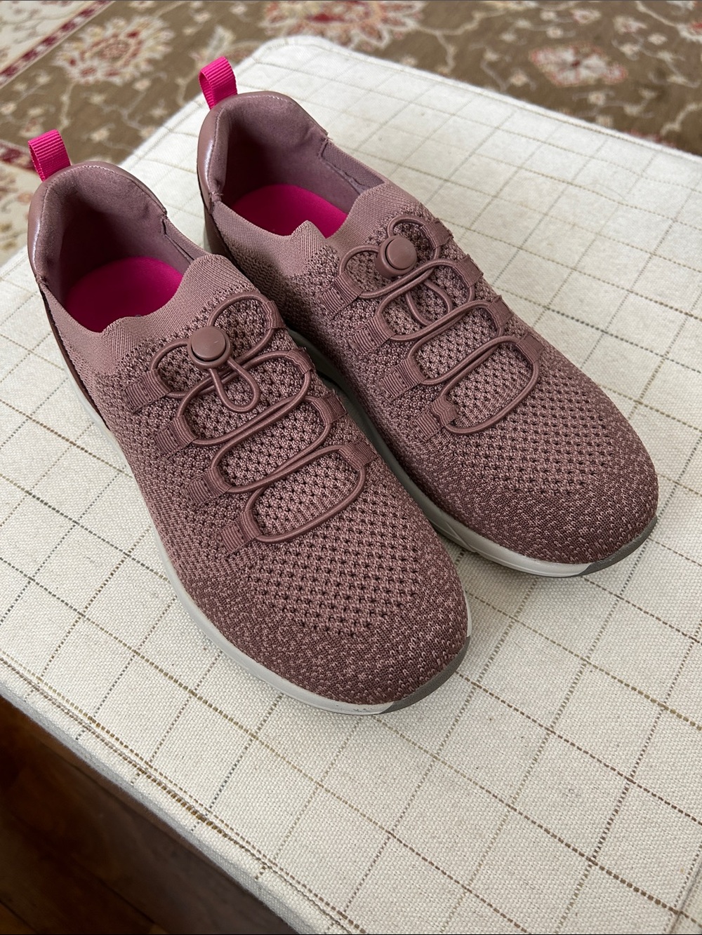 Easy Spirit Women's Knit Slip-On Sneakers in Mauve with Hot Pink Accents/NWOT